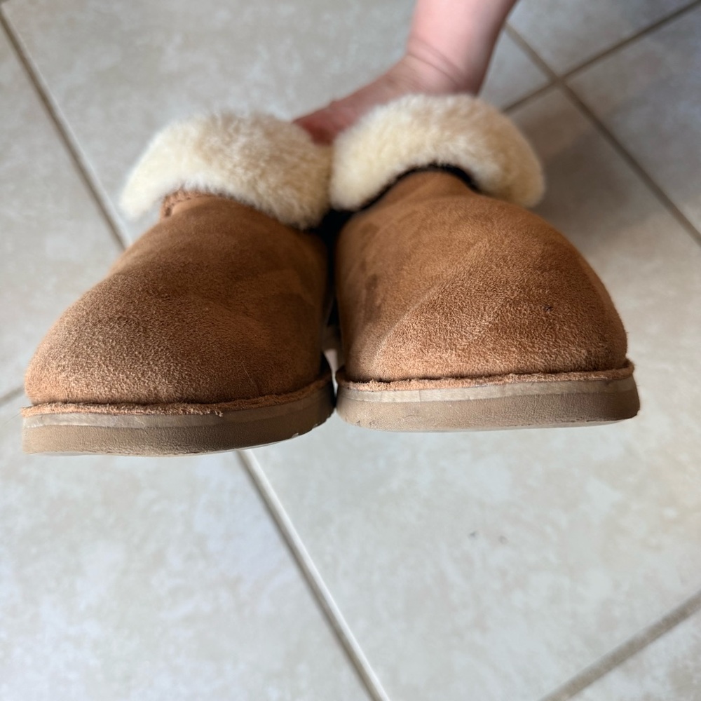 UGG McKay Classic Ankle Chelsea Bootie size 10.5 Suede Shearling Soft Cozy Comfy - Picture 4 of 12